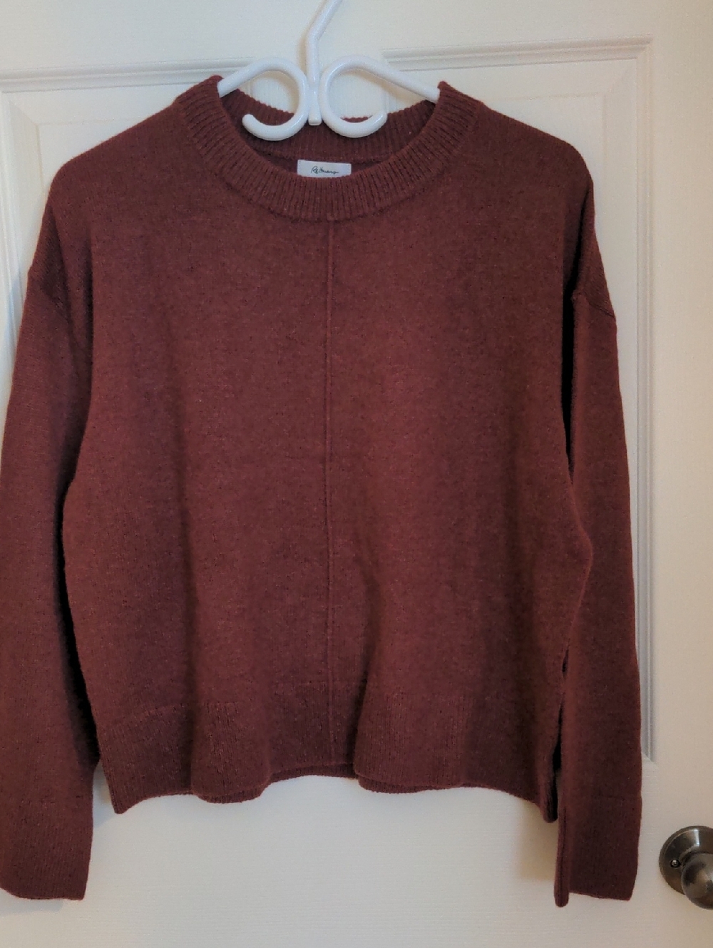 Reitmans Women's Cashmere Blend Crewneck Sweater in Cranberry.  Large.